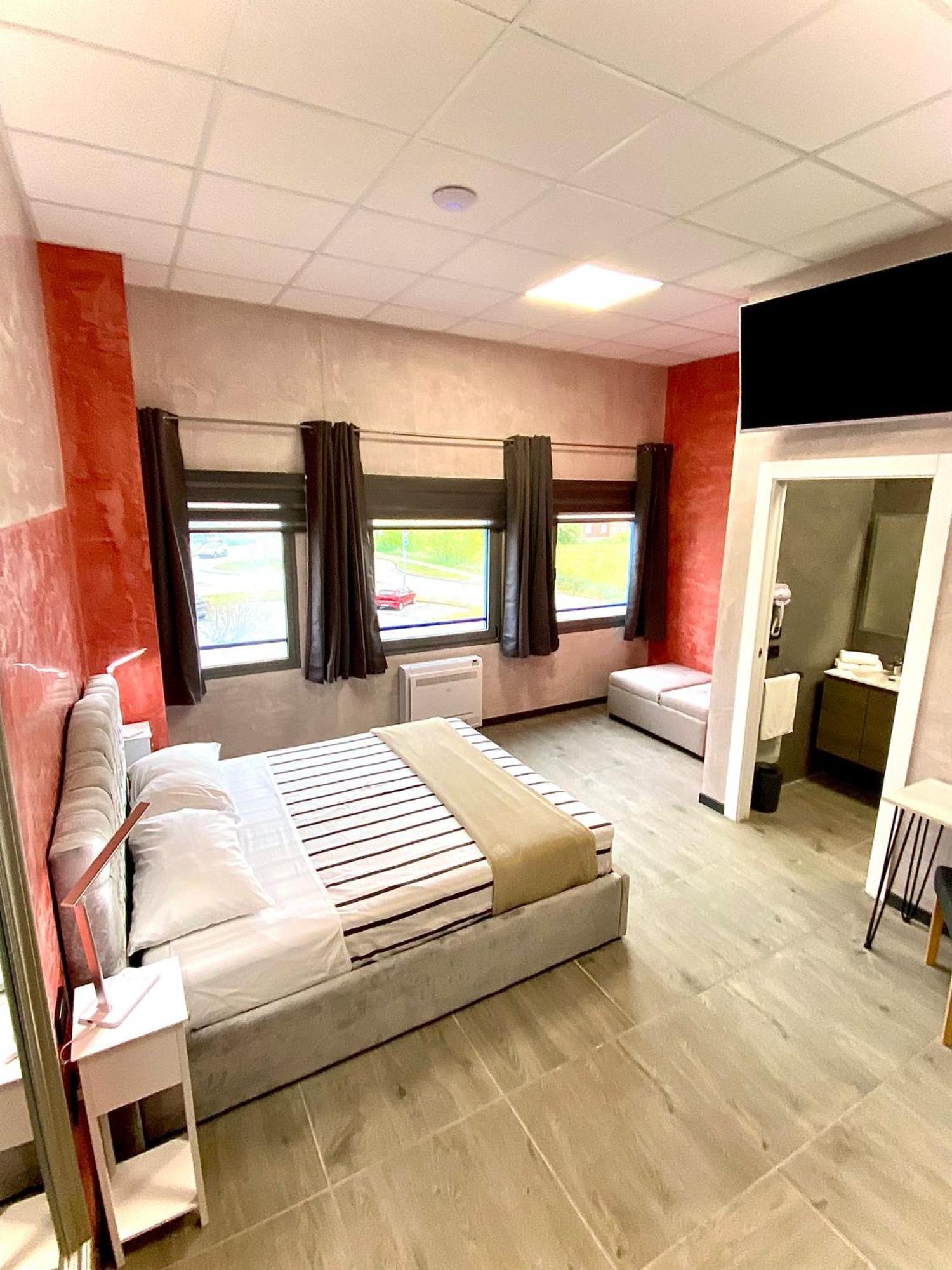 Hotel Tech Brembate Eksteriør billede